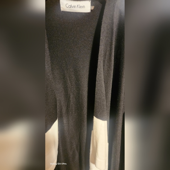 Calvin Klein cardigan; size small - Picture 2 of 3